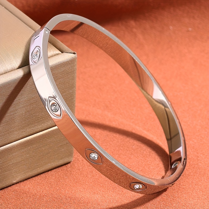 Women's Minimalist Stainless Steel Devil's Eye Bracelet